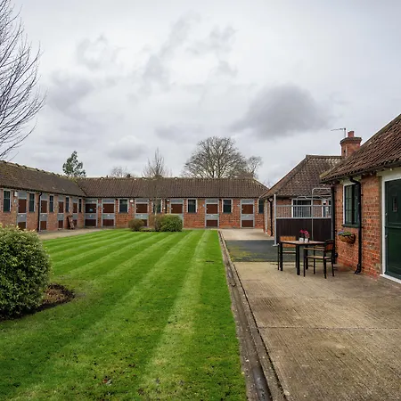 Stableside Hostel At York Racecourse-3