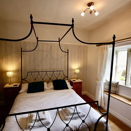 Ashfield House-3