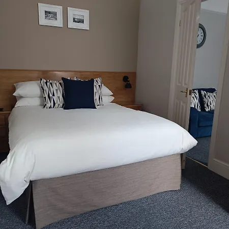 Powys Lodge-3