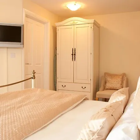 Norfolk Arms Hotel, Ringinglow-2