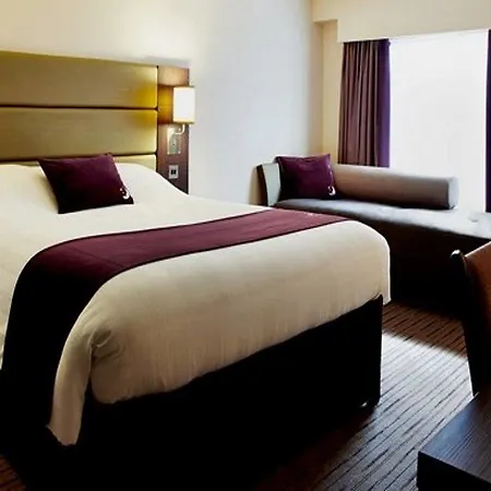 Premier Inn Bradford South-3