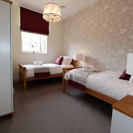 6 Hunter House - Heart Of The City With Free Onsite Parking-2