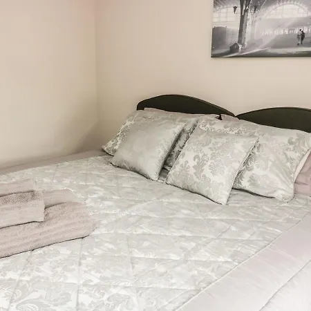 Rose Cottage-2