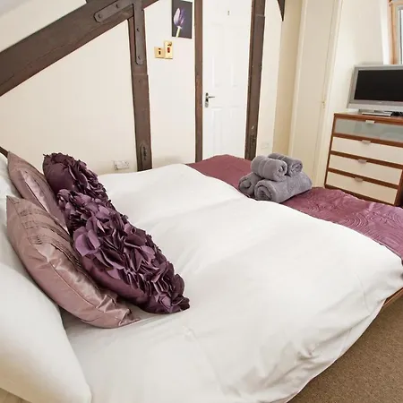 City Apartments - Buckingham Court-3