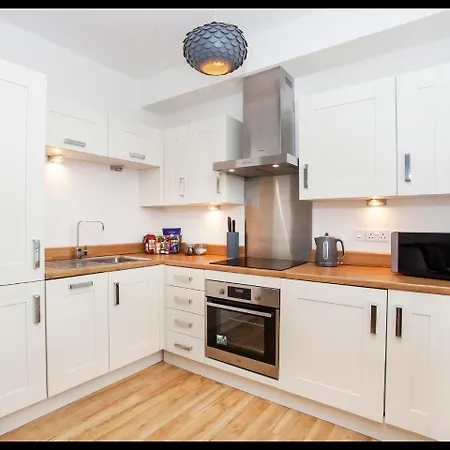 Apartment 5 Blue Bridge Court-2