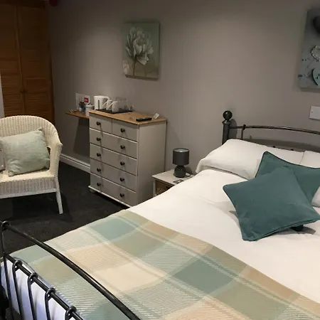 Linden Tree Holiday Apartments-3