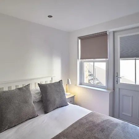 Host & Stay - Park View Apartment-3