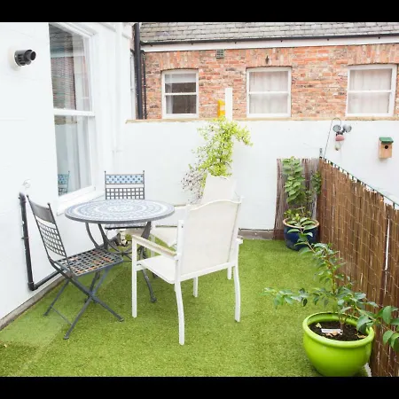Gillygate Holiday Apartment-2