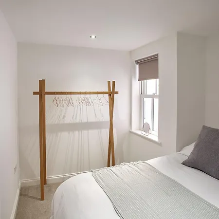 Host & Stay - Park View Apartment-2