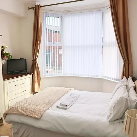 Whitburn Guest House About 7 Mins Walk To The City Free Internet Tv-3