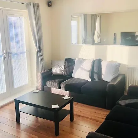 Canal Waterfront Townhouse-3