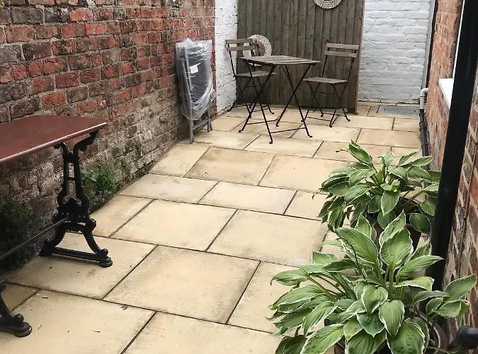 Villa 53 Wellington Street York