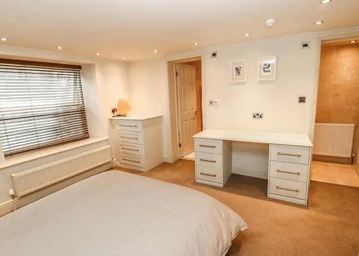 Pet friendly Belle Vue Apartment Ilkley