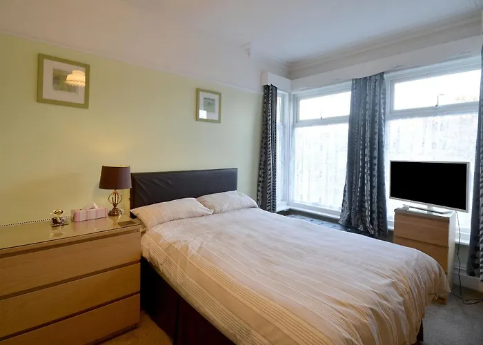 Brightwater Family Room For Up To 3 People With Shared Facilities Scarborough