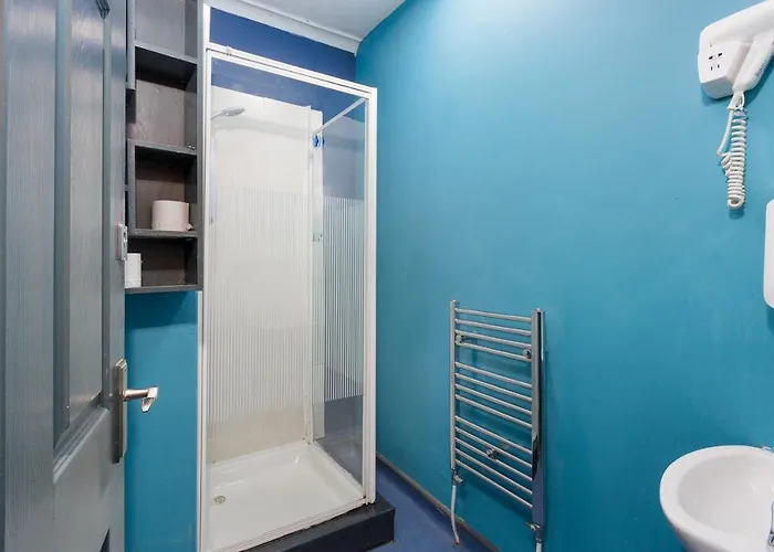 Russell Scott Backpackers - Sheffield Hostel
