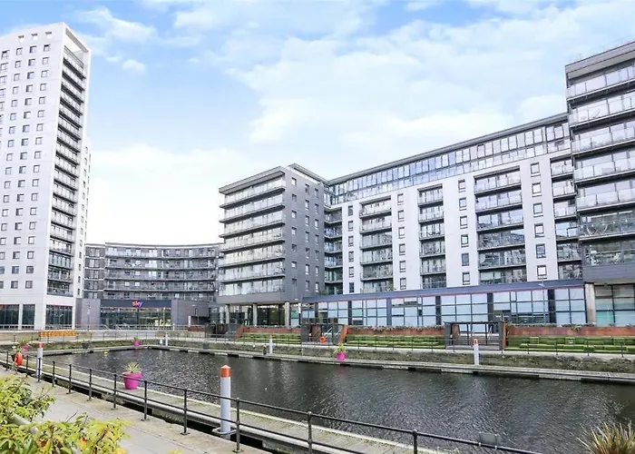 Deluxe City Apt Riverside Balcony &Free Parking Leeds 