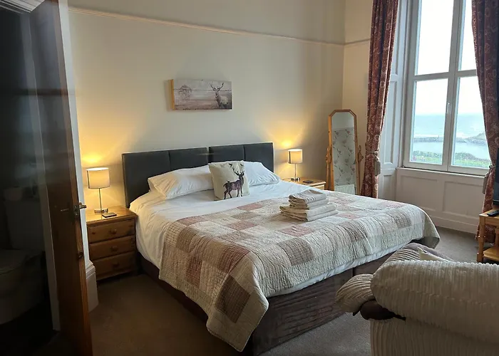 Khyber Mount Guest House Whitby