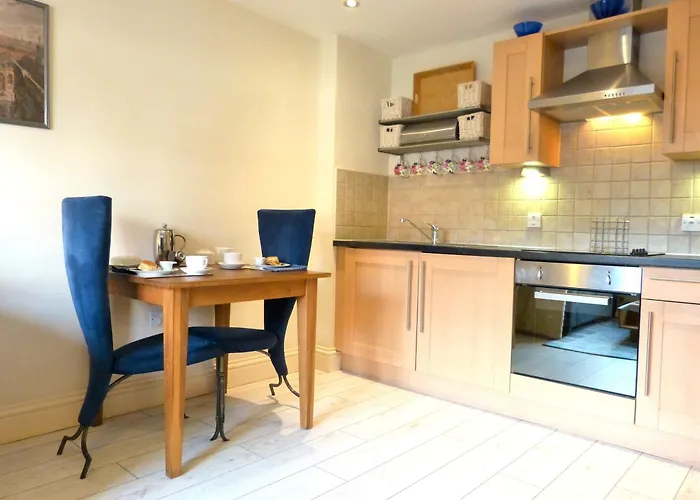 Boutique Private George Hudson Court Apartments Close To City Walls York