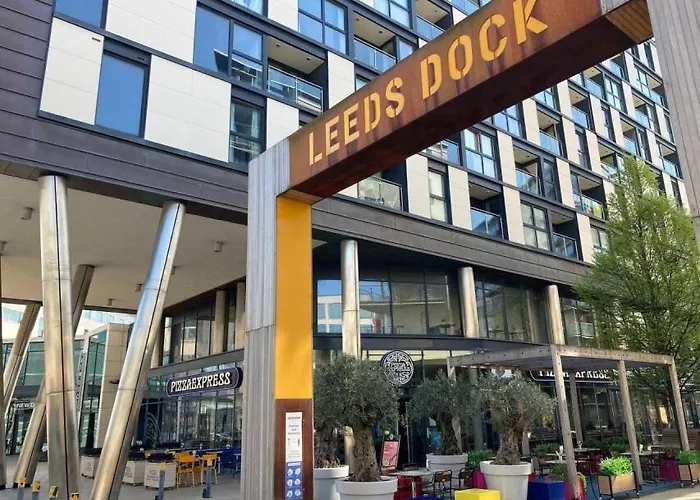 Haustierfreundliches Deluxe City Centre Apt Free Parking River View Balcony Leeds 