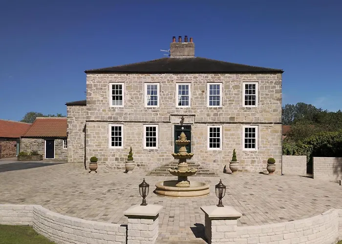 Killerby Old Hall With Hot Tub And Swimming Pool Scarborough