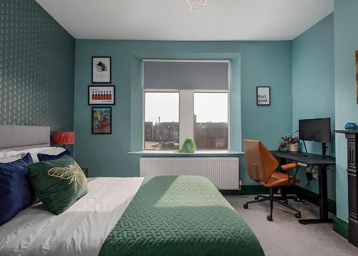 Modern Cozy Retreat-Family-Friendly-Near City & Peak District Sheffield