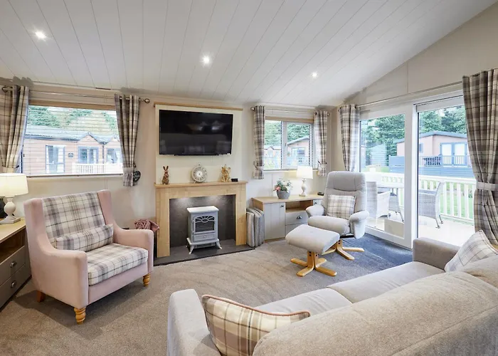 Kinship Lodge With Hot Tub York