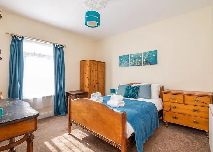 Lockwood St Cosy Central Victorian House In York With Parking Pass The Keys