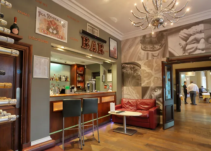 Hotel The Dean Court York