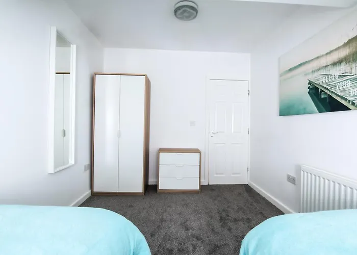 Crosshills Serviced Apartments Leeds 