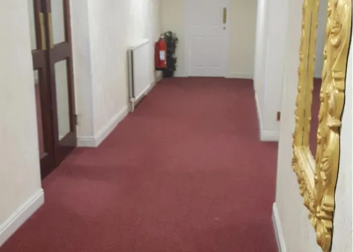 Halifax hotels near Victoria Theatre